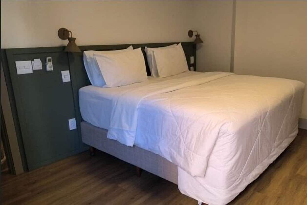 Quarto Duplo Superior | 1 bedroom, in-room safe, laptop workspace, free WiFi