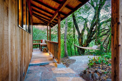 Stunning Sauna Cottage Retreat on Private Vineyard