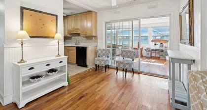 2nd Story Duplex w/ Porch~2 Min Walk to Beach ~ Family Friendly ~ Dog Friendly