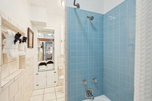 Shower, hair dryer, towels, soap - 2nd Story Duplex w/ Porch~2 Min Walk to Beach ~ Family Friendly ~ Dog Friendly  (Isle of Palms)