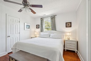 4 soverom, strykejern/-brett, wi-fi og sengetøy