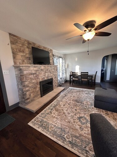 Renovated stone farmhouse- Quiet Country Stay