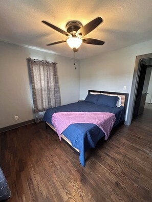 3 bedrooms, bed sheets