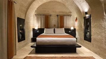 Deluxe Double Room, 1 Bedroom, Mountain View | 1 bedroom, premium bedding, minibar, individually decorated