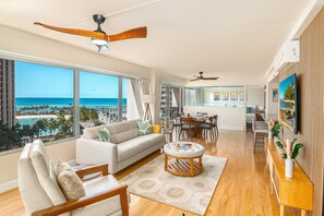 Family Apartment, 2 Bedrooms, Balcony, Ocean View (2 Bedrooms) | Living area