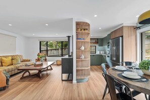 Dining - Ankers Home at Mollymook (Mollymook Beach)