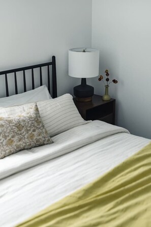 2 bedrooms, desk, iron/ironing board, free WiFi