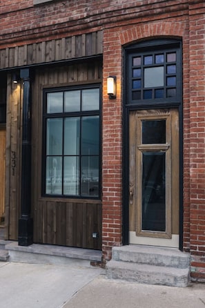 Exterior detail - Loki’s Loft and Cellar (Kaslo)