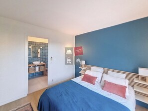 4 bedrooms, iron/ironing board, free WiFi