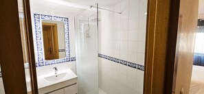 Hair dryer, bidet, towels