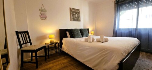 Modern 3 Bed Flat - Beaches, Expo & City Fun - Your Gateway to Lisbon