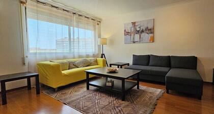 Modern 3 Bed Flat - Beaches, Expo & City Fun - Your Gateway to Lisbon