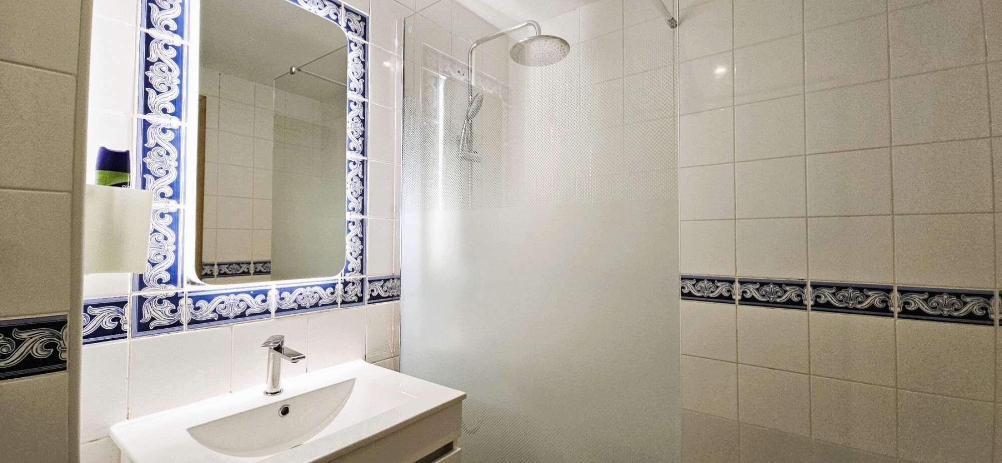 Asciugacapelli, bidet, asciugamani