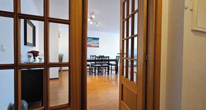 Modern 3 Bed Flat - Beaches, Expo & City Fun - Your Gateway to Lisbon