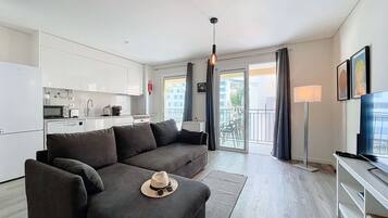 Apartment | 1 bedroom, desk