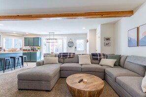 Smart-TV, peis, bøker og PC-skjermer