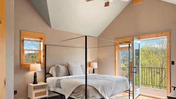 3 bedrooms, desk, iron/ironing board, WiFi