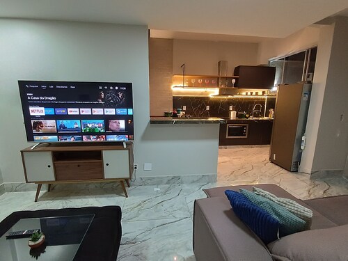 Luxury Penthouse with Pool Views and Barbecue 