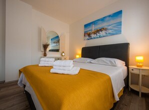 3 bedrooms, iron/ironing board, Internet, bed sheets - Charming and Tranquil Kastel Gomilica Apartment with Balcony and Patio - Three Bedroom Apartment (Kastel Gomilica)