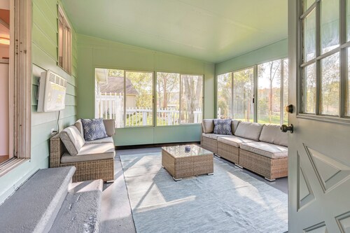 Sand Lake Retreat: Canal Access & Large Yard!