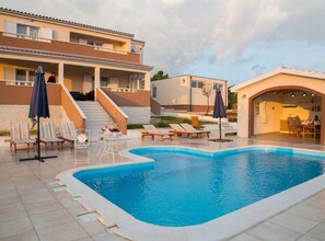 A heated pool - Peaceful Escape with Mountain Views, Heated Pool and Modern Amenities in Radošić - Four Bedroom Villa (Lecevica)
