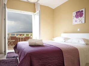 4 chambres, fer et planche à repasser, accès Internet, draps fournis