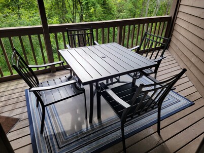 Ski-in/Ski-out 1st Floor 3-Bedroom Condo at Winterplace, WV