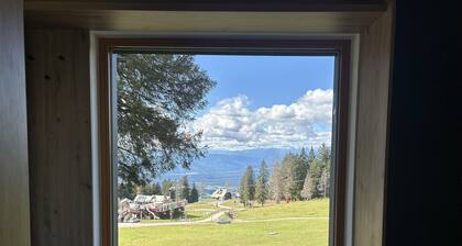 Panorama Krvavec ski-in, ski-out holiday home