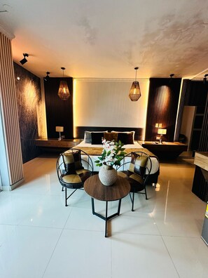 Superior Room | Select Comfort beds, minibar, desk, blackout drapes - Mantra Hotel Boutique (Santa Marta)