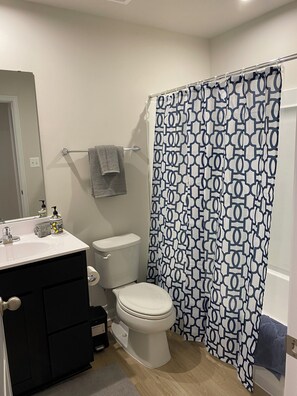 Towels, soap, shampoo, toilet paper - New Charming 3-bedroom 2 full bath and 1 half bedrooms Single family house (Winchester)