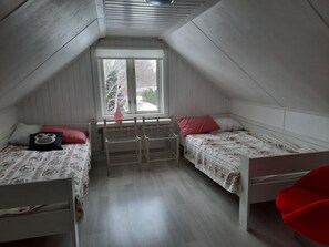 3 bedrooms, free WiFi - Holiday home with panoramic views over the lake and private boat (Holmsjö)