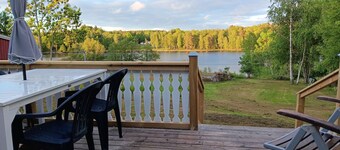 Holiday home with panoramic views over the lake and private boat