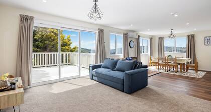 Stunning view, privacy, close to ferry & brand-new