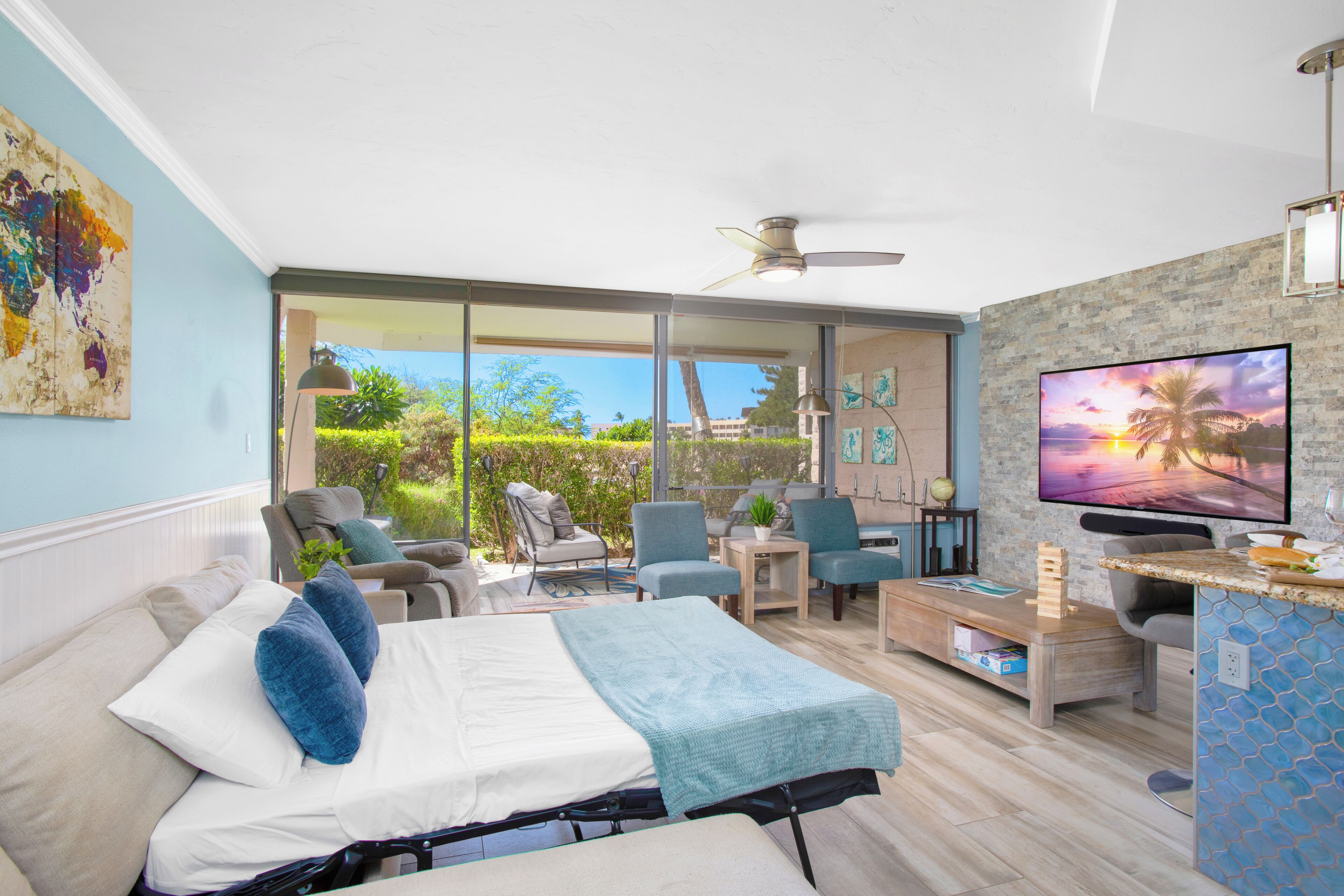 家庭公寓, 1 张特大床和 1 张沙发床, 花园景观 (1 BR 1011) | 起居区