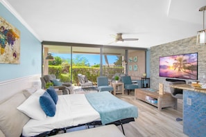 Familieleilighet, 1 kingsize-seng med sovesofa, hageutsikt (1 BR 1011) | Oppholdsområde