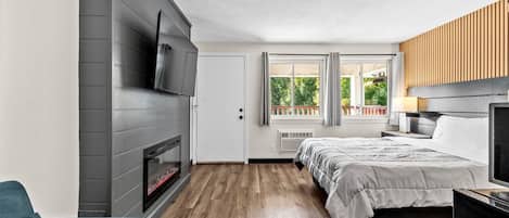 1 slaapkamer, een bureau, een strijkplank/strijkijzer, wifi