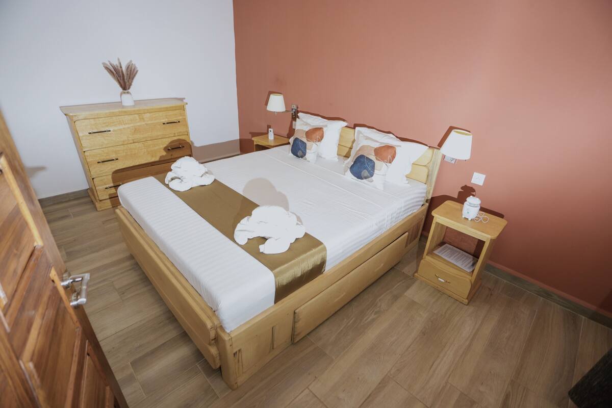 Superior Apartment, Balcony, Pool View | Blackout drapes, soundproofing, WiFi (free)