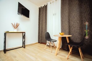 Studio, parveke | Ruokasali