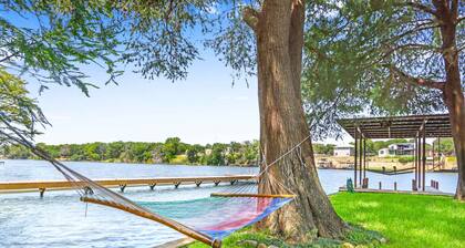 Beautiful Lakefront Cabin | Firepit | Grill Smoker