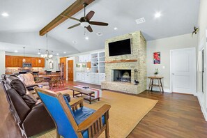 TV, fireplace, offices