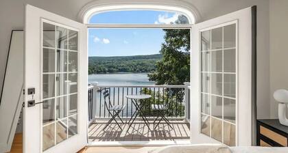 Entire Lakeview House ~ Hot Tub ~ Firepit ~ Stunning View ~ Spacious Deck