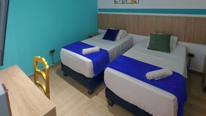 Superior Double Room | Desk, laptop workspace, free WiFi, bed sheets - Econotel CASA VECCHIA Cali (Cali)