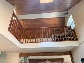 Interior - Riverfront Oasis: Parks+ Kayaks+Relaxation Await! (Momence)