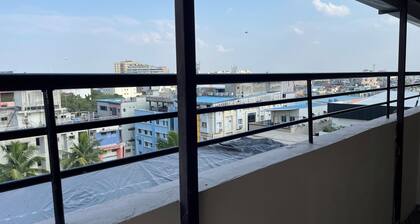 Charming 2-bedroom pent house apartment with WiFi, AC in lovely AbidsHyderabad