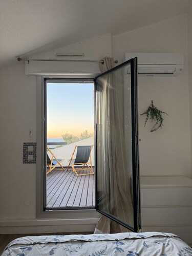 The Solarium by the Waves