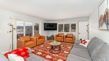 TV connectée, baby-foot, médiathÚque, vidéothÚque