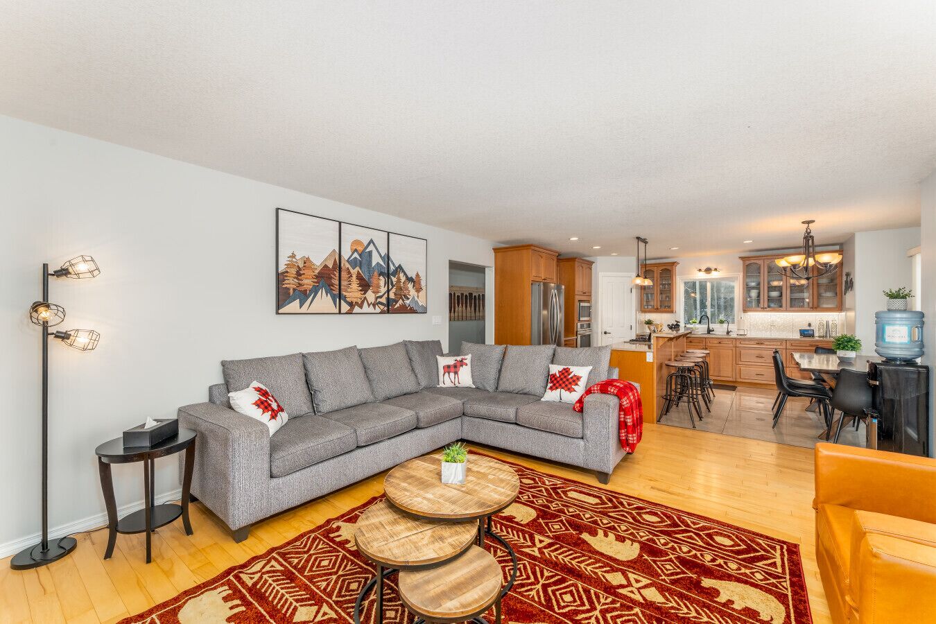 Smart-TV, Tischfußball, Musikbibliothek, Videothek