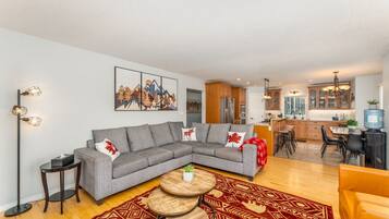 Smart-TV, Tischfußball, Musikbibliothek, Videothek