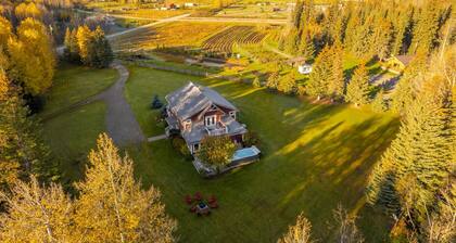 3,500 SF Tranquil Retreat | HEATED Pool & Hot Tub | Games & Home Theatre Room