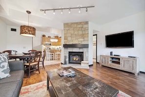 TV, fireplace